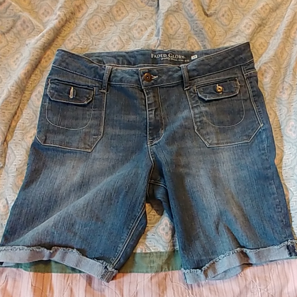 Sz 16 Faded Glory cut off jean shorts